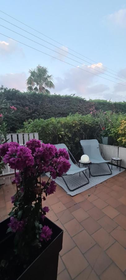 Le Tamaya Plage Charmant T2 En Rez De Jardin A 2 Pas D Une Belle Plage De Toutes Commodites Et Centre Ville Port Кавалер-сюр-Мер Экстерьер фото